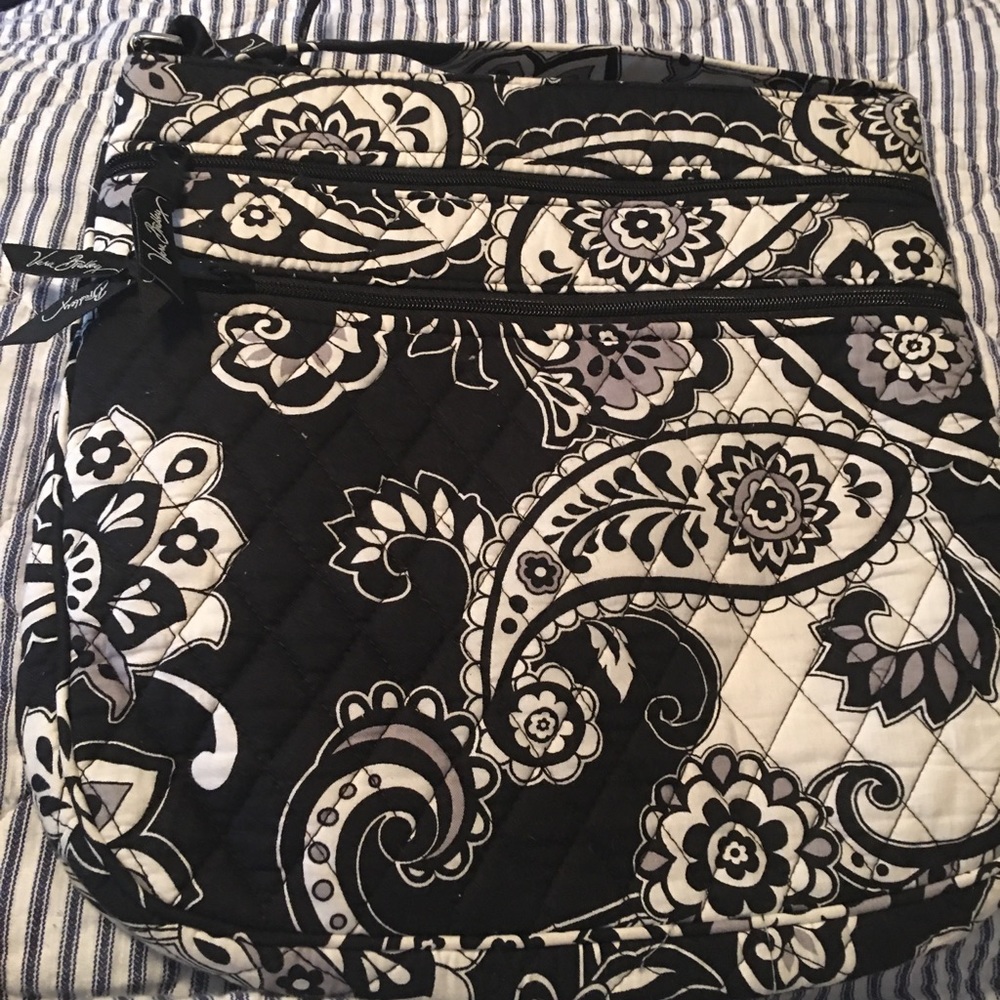 Vera Brady Triple Zip Hipster. Black & white.